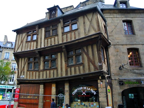 dinan